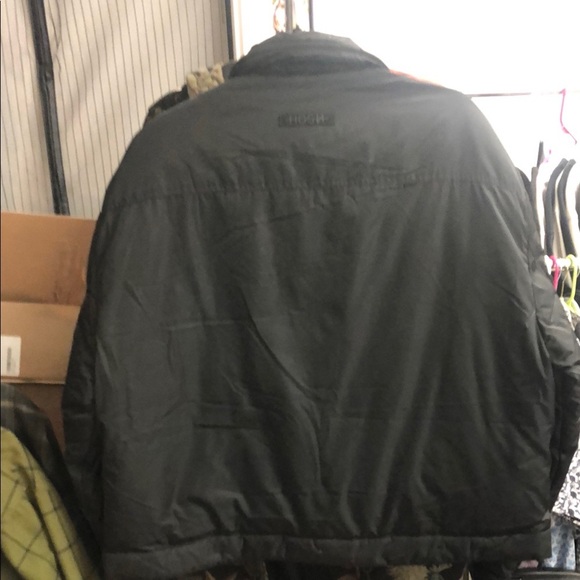 Hudson Cropped Black Puffer Jacket (not missing button was just being lazy!) - Picture 4 of 4